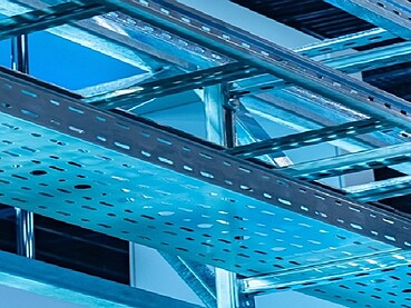 Hazardous Areas in ADNOC-Style Facilities: Selecting Trays, Covers, and Bonding to Align with ATEX/IECE